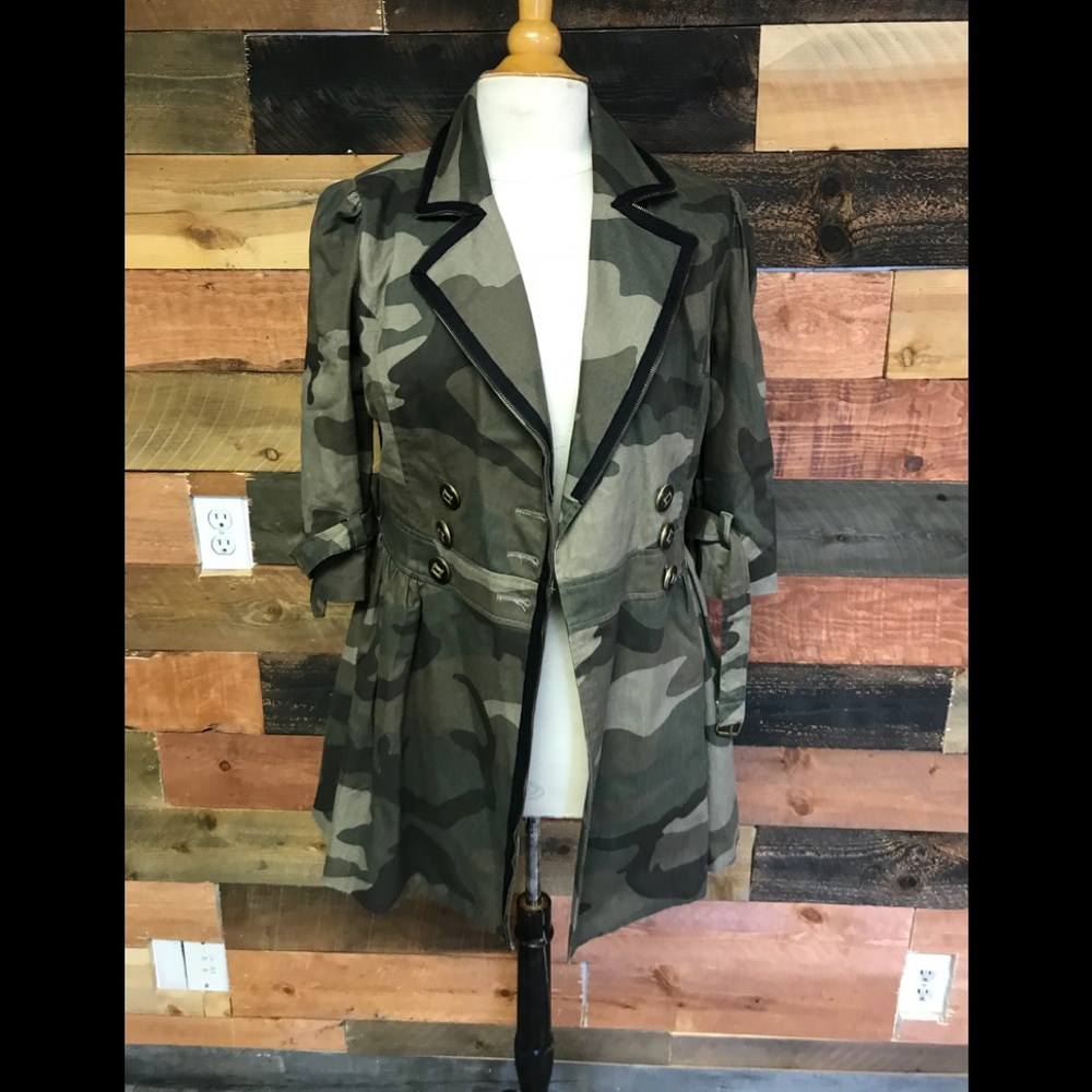 Military trendy jacket.